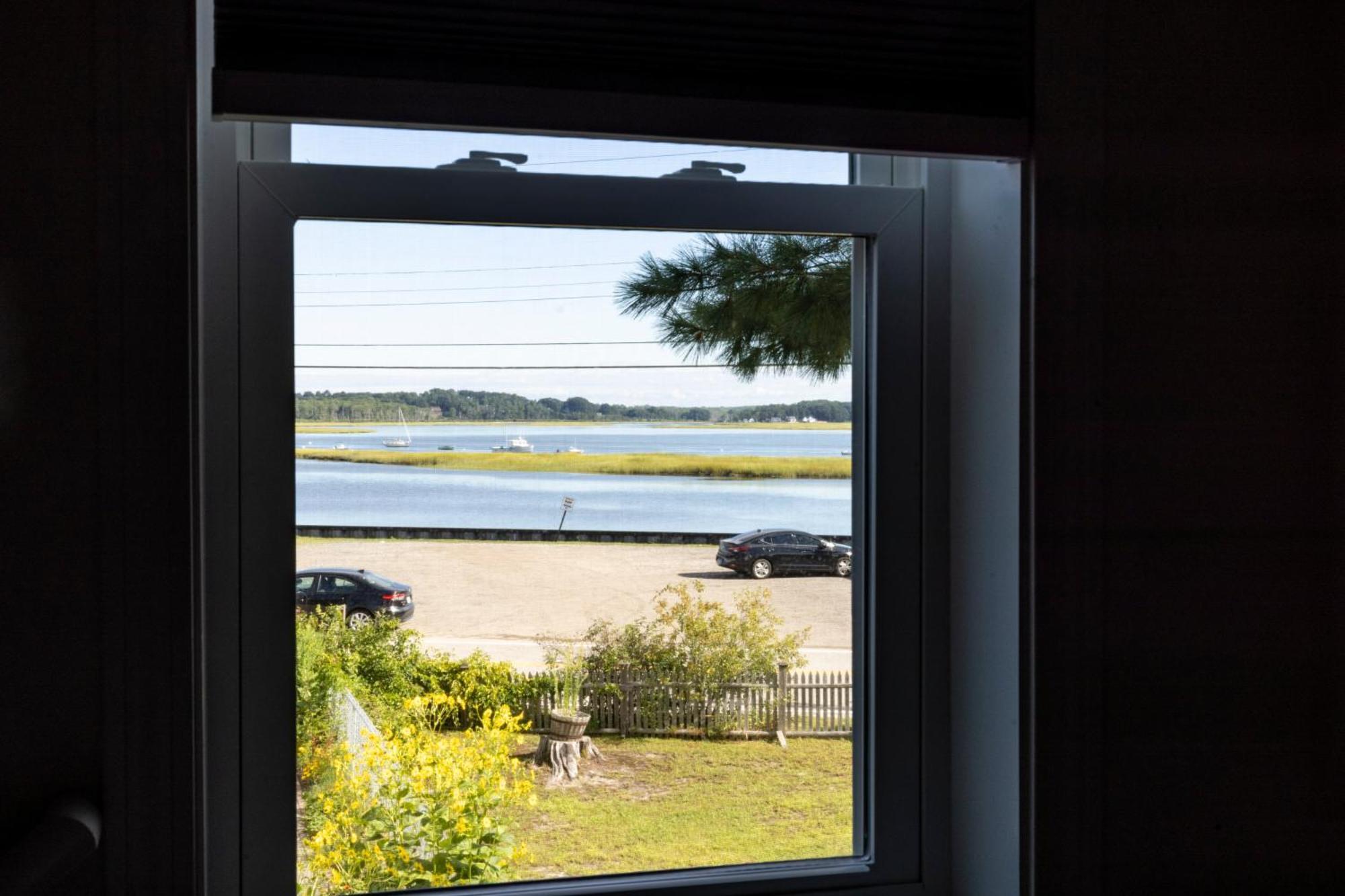 Bright 4Br Beach House, Pine Point Perfection Скарборо Экстерьер фото